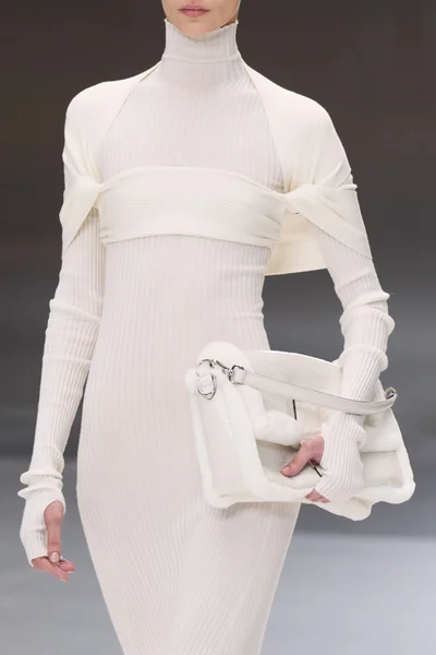 Look 17